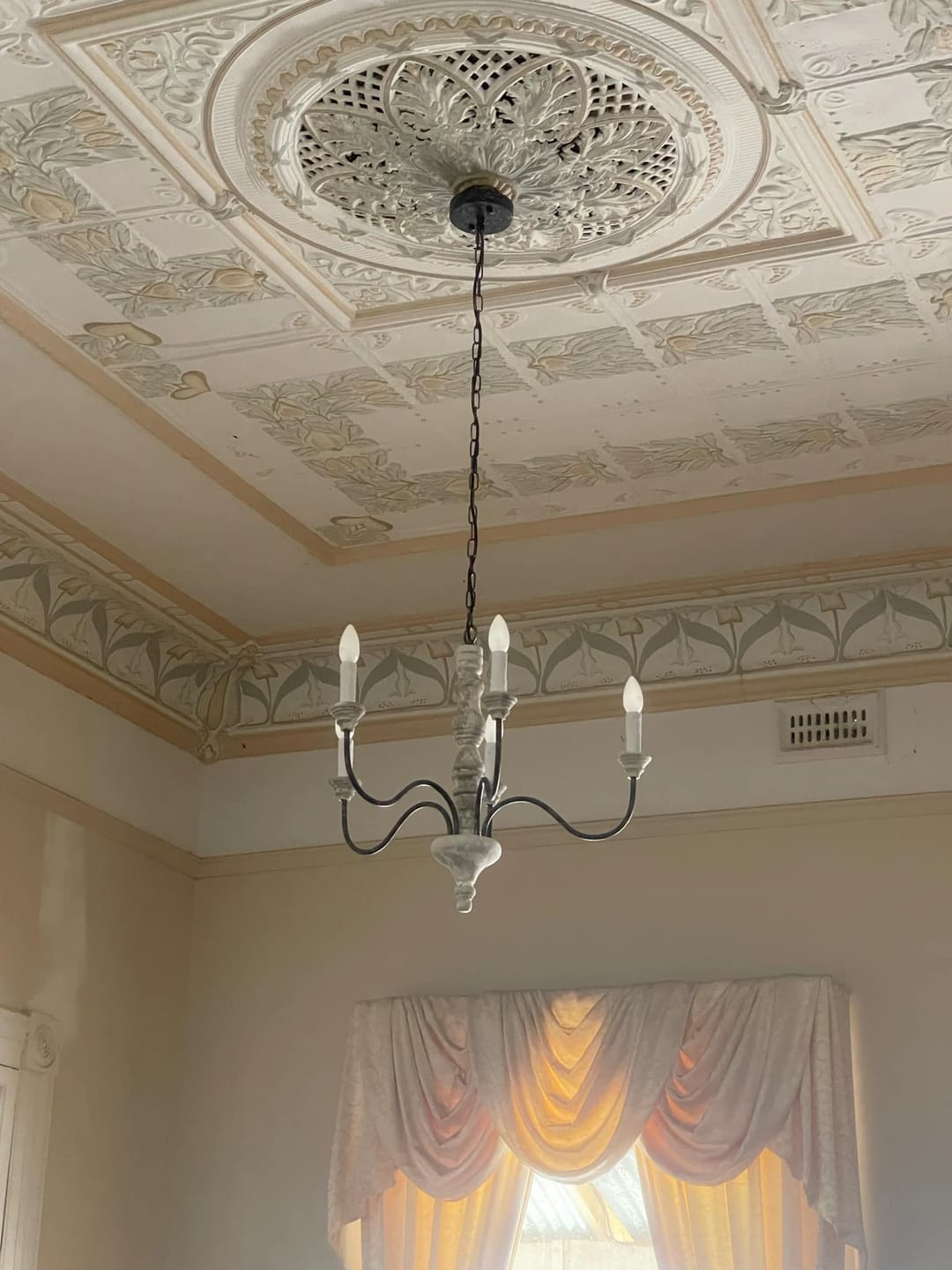 Customer photo review of Farmhouse 5-Light Candle Style Chandelier