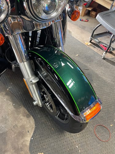 Customer photo review of HR3 Deep Jade Pearl / Vivid Black Motorcycle 18" Front Mudguard Fender(can be installed with lighting) For Harley Touring Electra Glide Ultra Limited Tri Glide 14-23