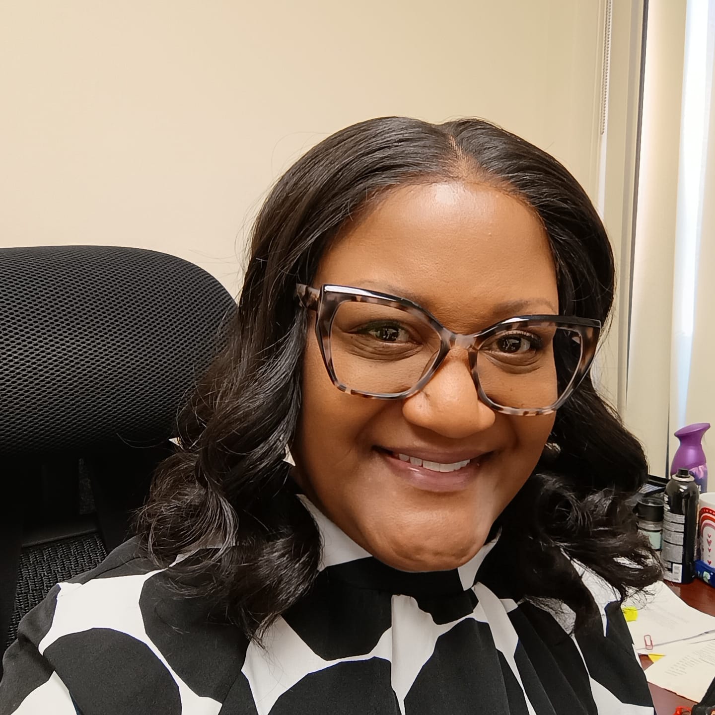 Customer photo review of Sensationnel Bare Lace Glueless 13x6 Lace Front Wig - 13x6 UNIT 11