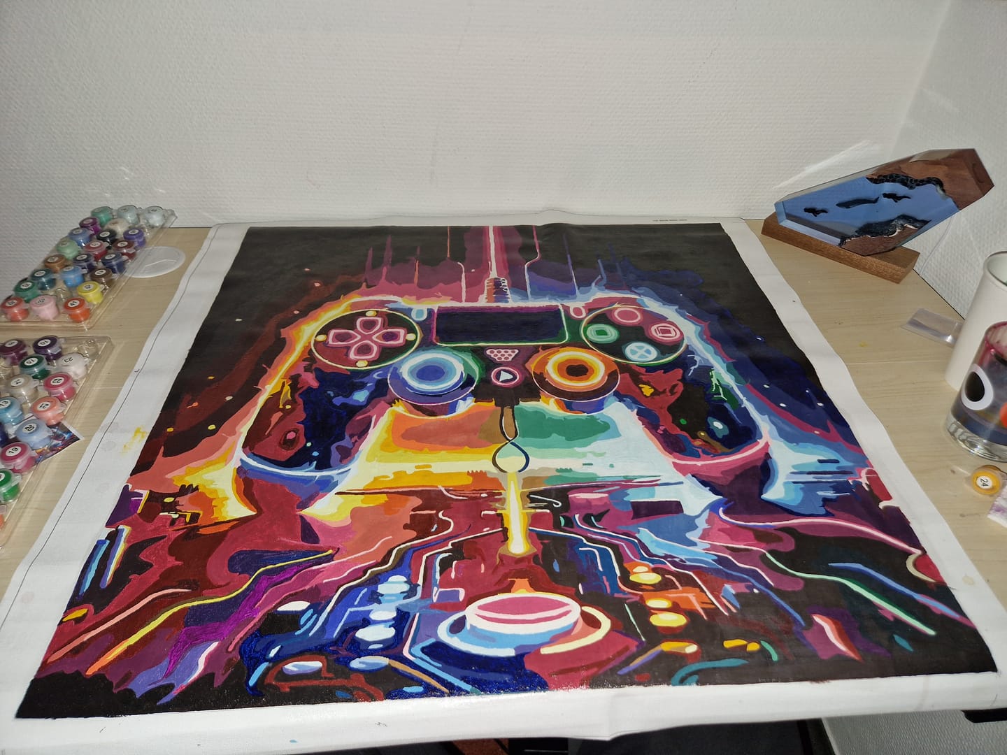 Customer photo review of Malen nach Zahlen - Neon-Symphonie des Spiels