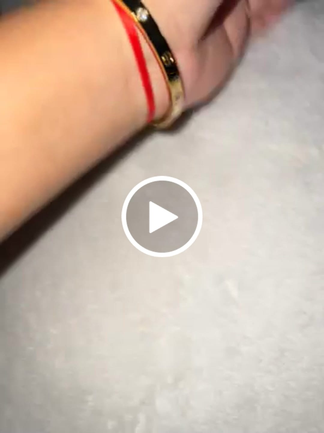 Customer video review of Bracelete Pedras de Glamour Banhado em Ouro 18k