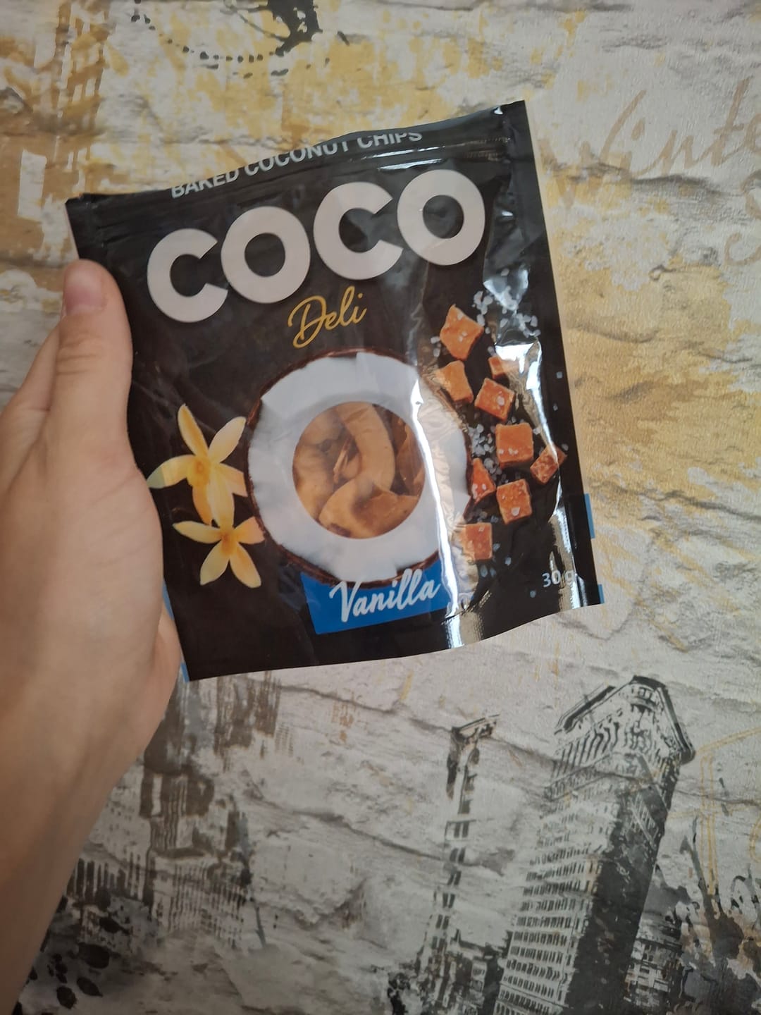 Customer photo review of Кокосові чипси Coco Deli з ваніллю та солоною карамеллю, 30 гр.