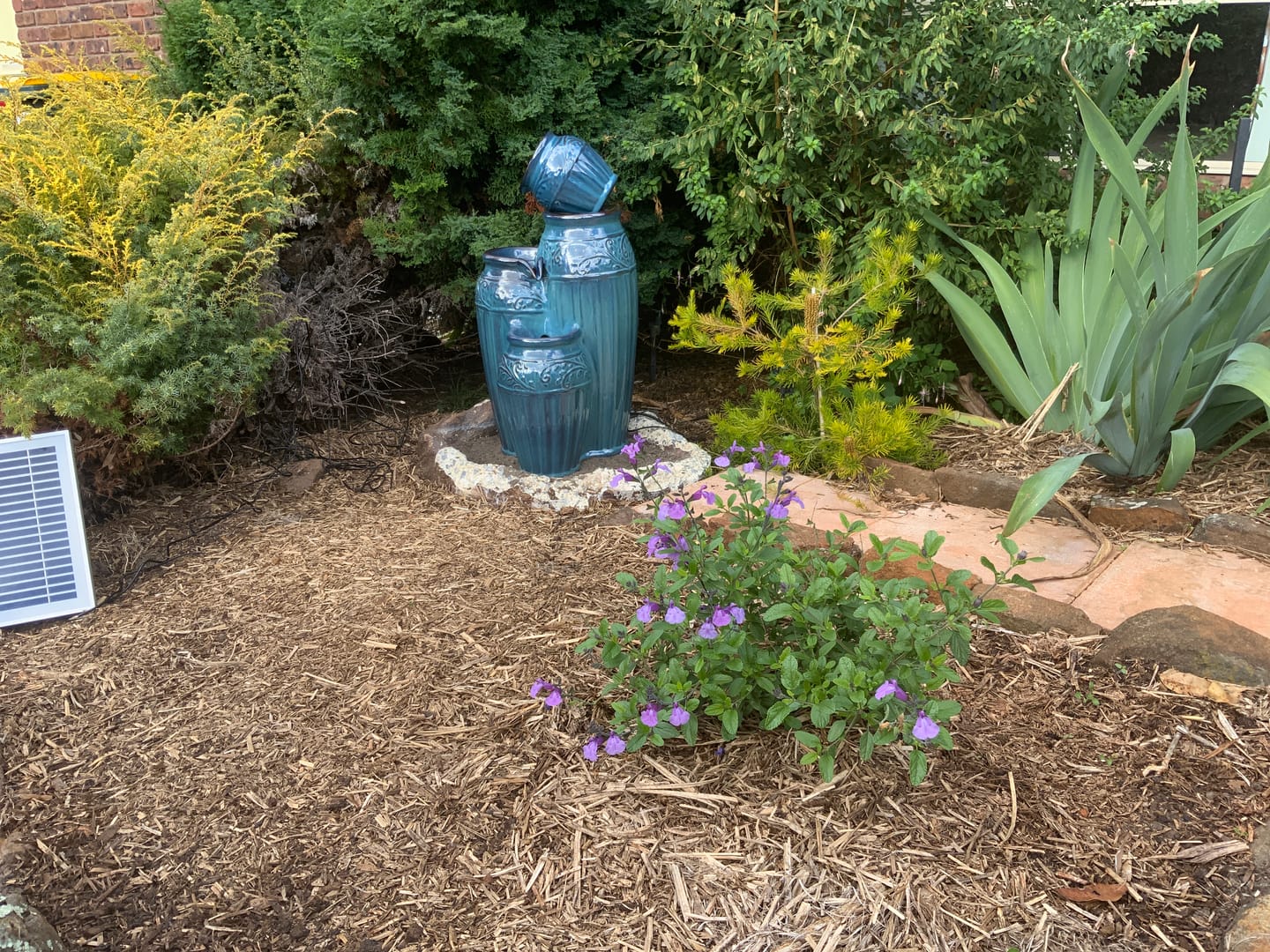 Customer photo review of Cora 3-Tier Ceramic Pots Water Feature - Perfect for Outdoors