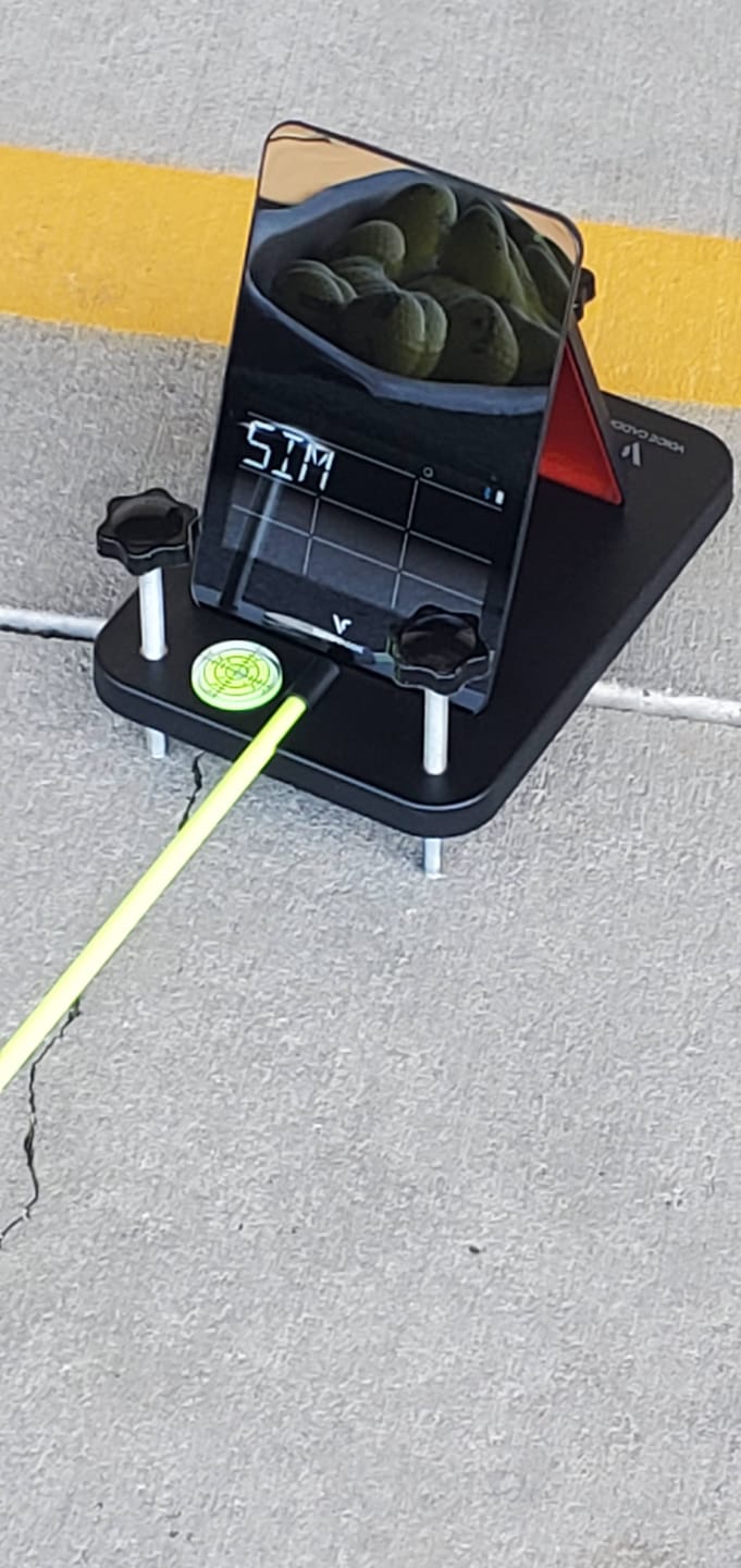 Customer photo review of SC4 PRO Launch Monitor + 3D Driving Range Simulator Breaking Eighty Special