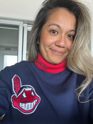 Customer photo review of Vintage Cleveland Indians Turtleneck Sweatshirt (L)