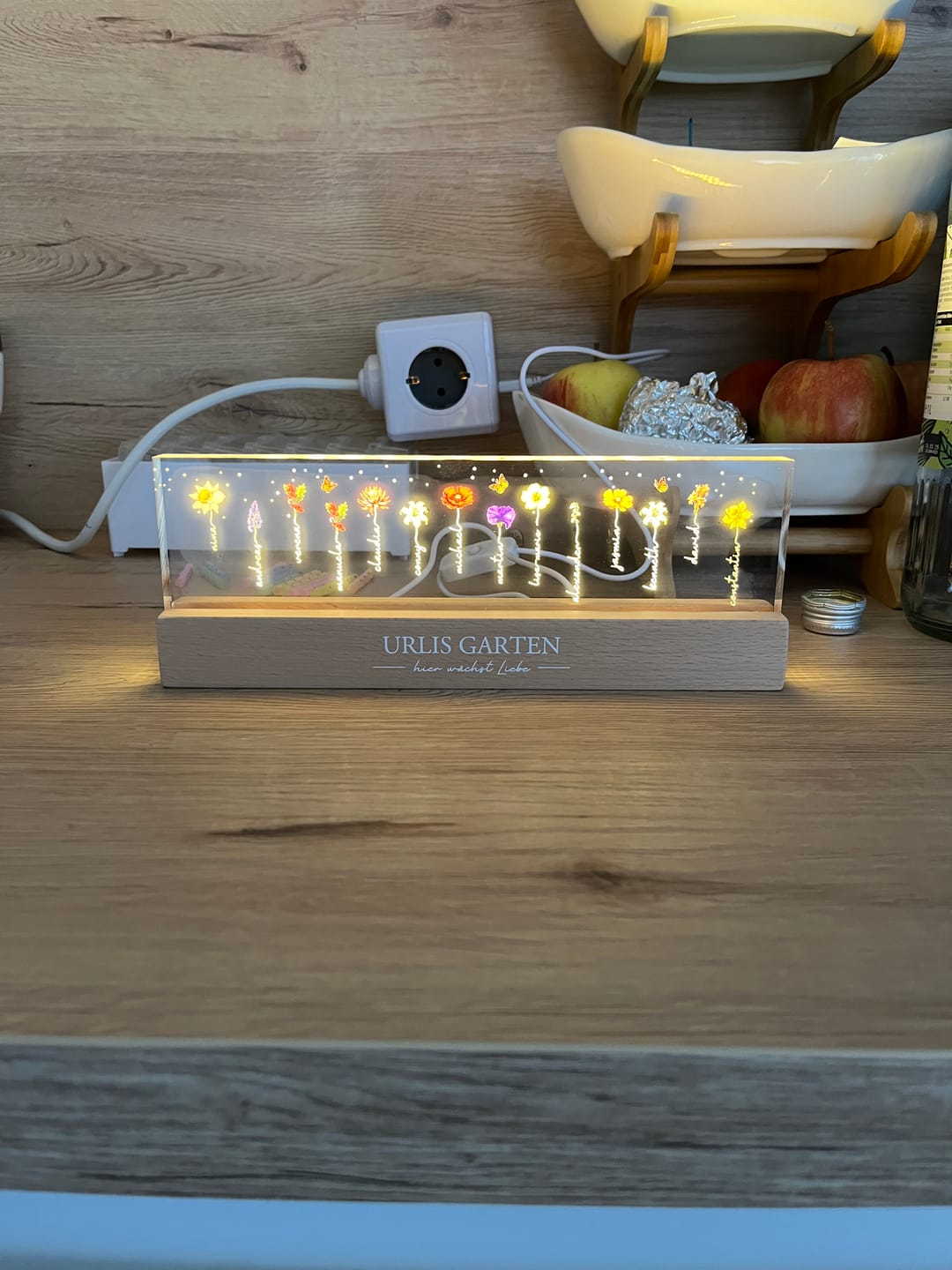 Customer photo review of Omas Garten - Personaliserter LED Aufsteller mit Blumen und Namen