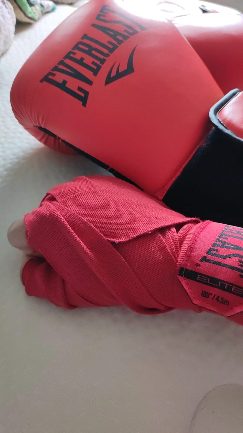 Customer photo review of Guantes de Boxeo Everlast Powerlock + Venda de Boxeo Elite