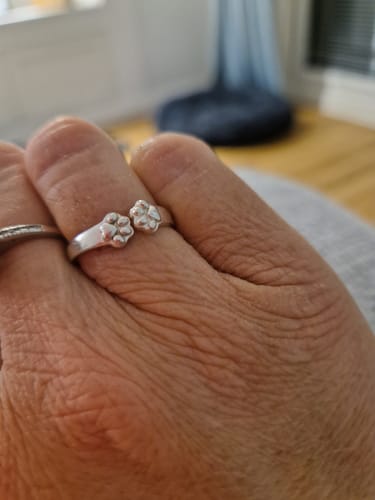 Customer photo review of Paw Hug Ring