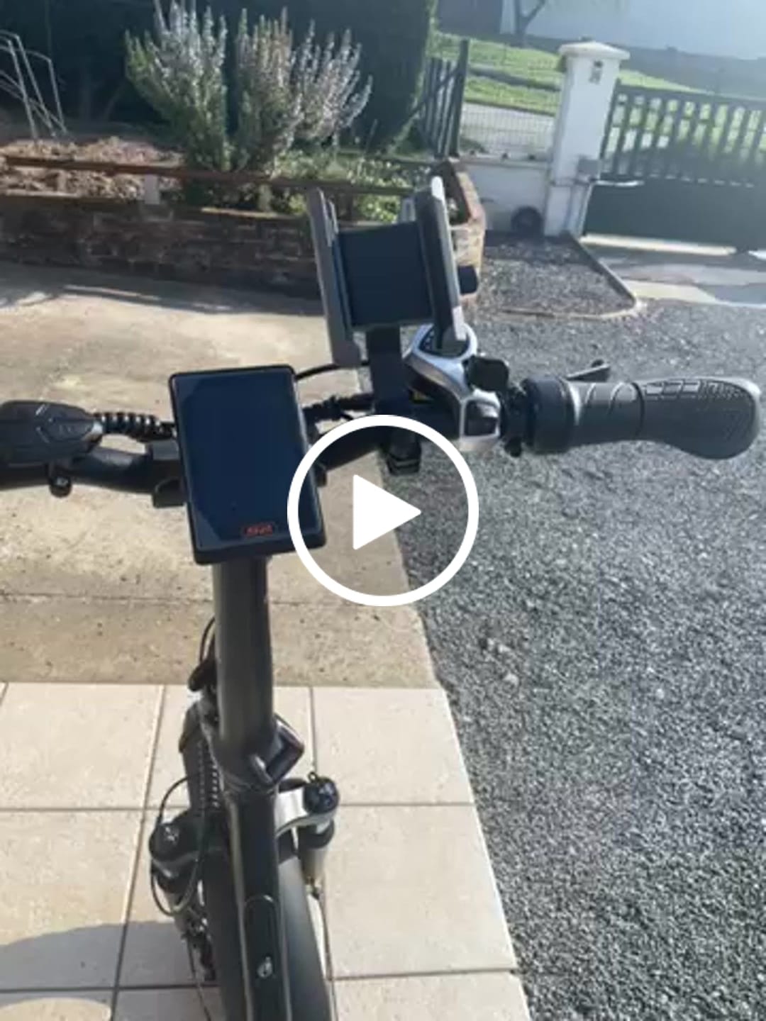 Customer video review of 360° Rotation Adjustable Universal Bike Accessories Bike Phone Holder