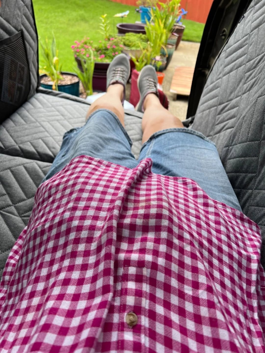 Customer photo review of Mellowpurr Sert Tabanlı Araba Koltuk Koruyucu
