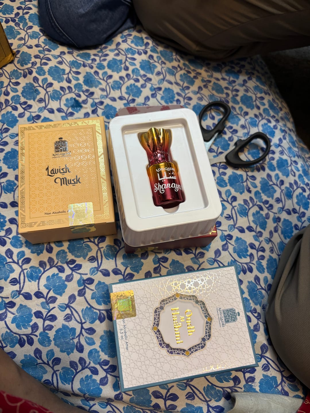 Customer photo review of 3 Pcs Attar Set Shanaya, Lavish Musk And Oudh Al Hashmi 5.5 Ml Each