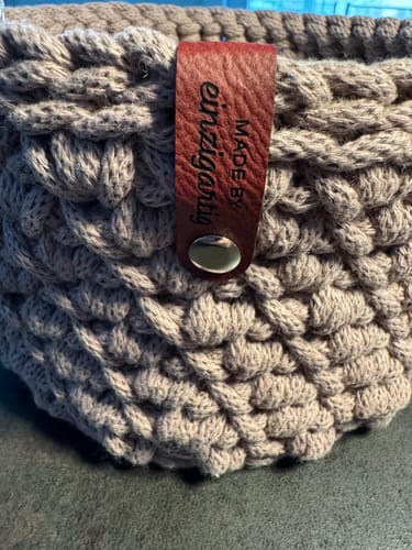 Customer photo review of Personalisierte Labels mit Chicago Screws - Kunstleder-Label mit Schrauben