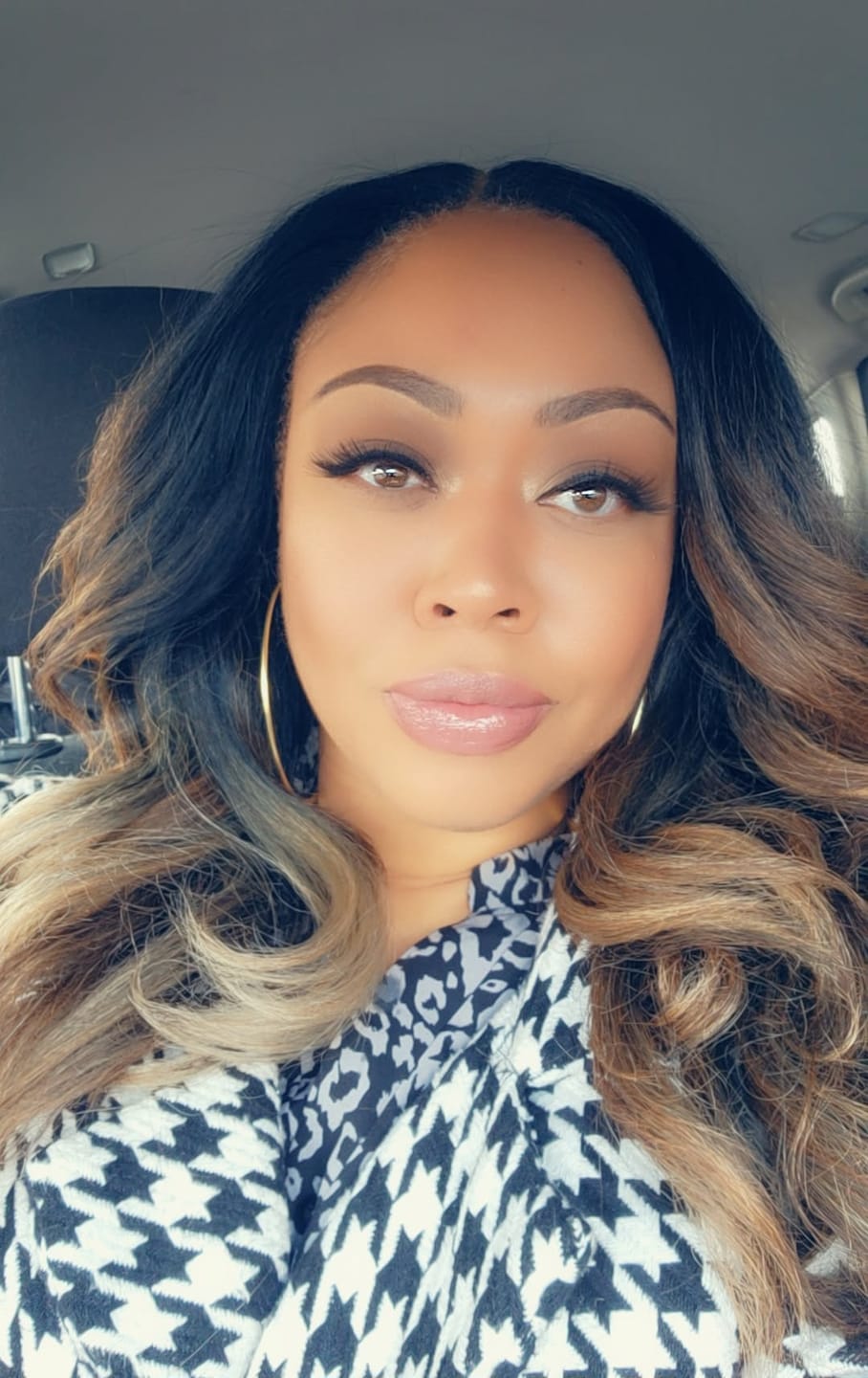 Customer photo review of Sensationnel 360 Butta Lace Glueless Pre-Plucked HD Lace All Around Wig - BUTTA 360 UNIT 2