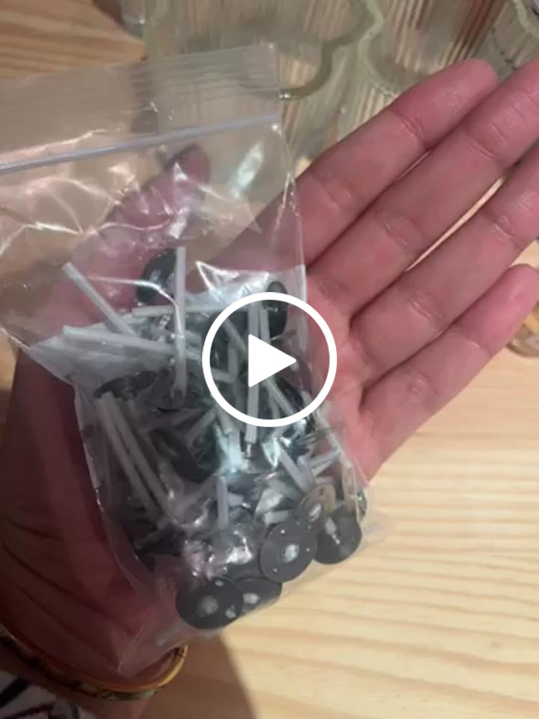 Customer video review of MECHAS PARA VELAS DE TÉ