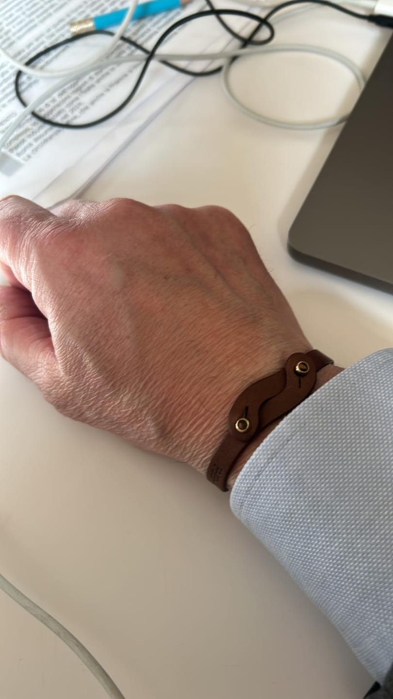 Customer photo review of Bracciale pelle Noi Occhio di Tigre Tulsi