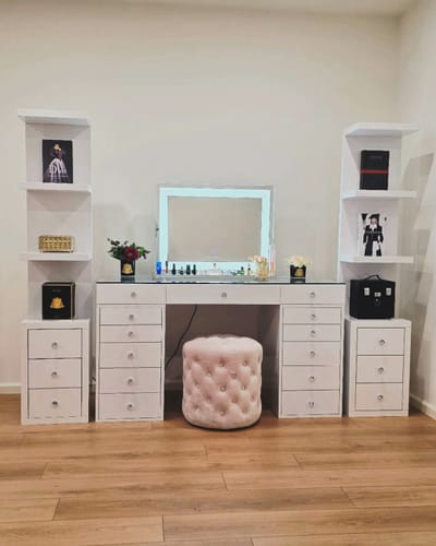 Customer photo review of Ellie Makeup Shelf