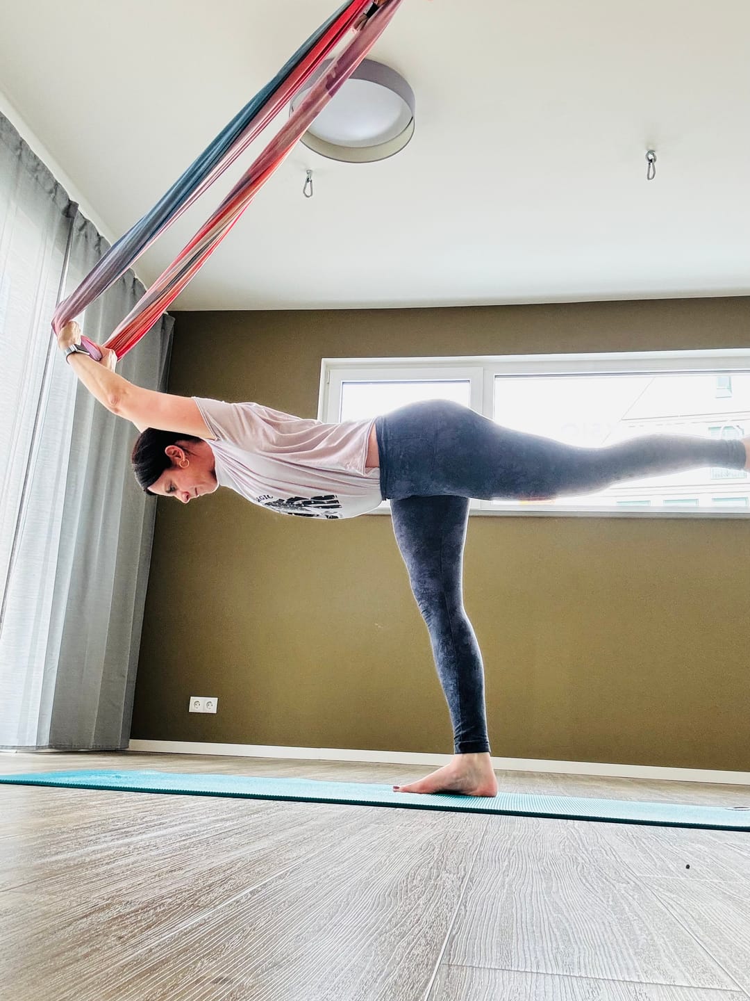 Customer photo review of Aerial Yoga Hängematte (Komplettset) - Farbe Colorful Clouds