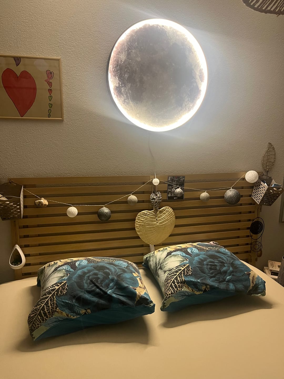 Customer photo review of Acryl-Wandbild mit Beleuchtung Moon