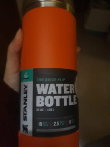 Customer photo review of Stanley The Quick Flip Su Şişesi Tigerlily 1.06 L