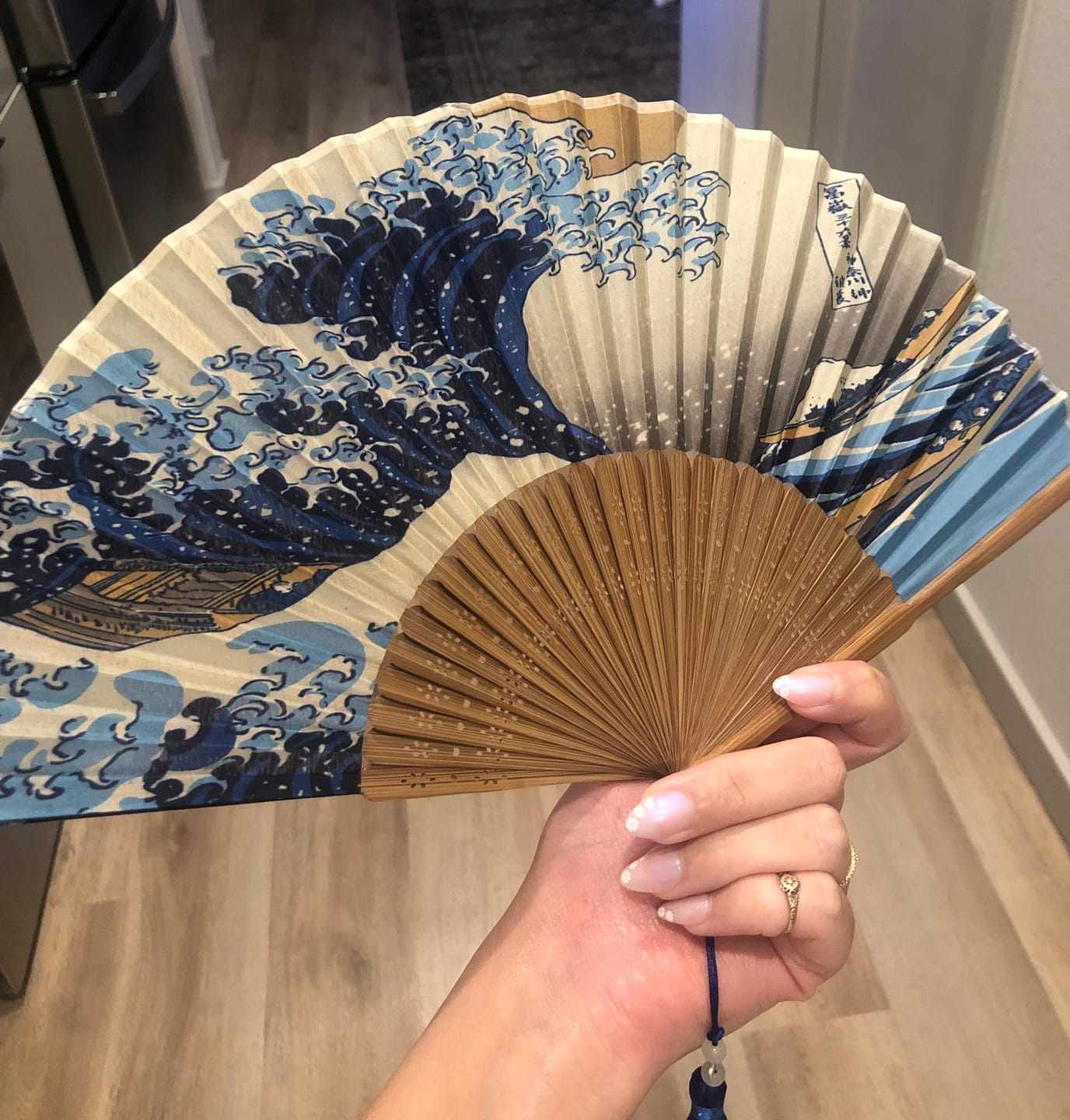 Customer photo review of Japanese fan The Great Wave off Kanagawa