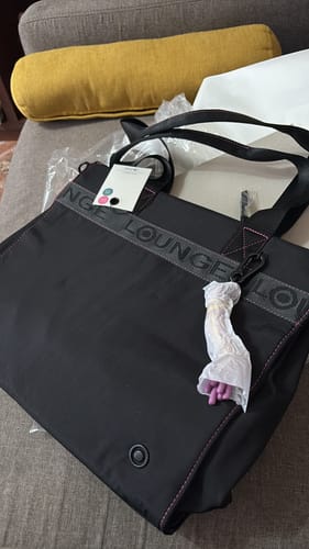 Reseña con foto de un cliente sobre Cartera De Hombro Notebook Nylon Llavero