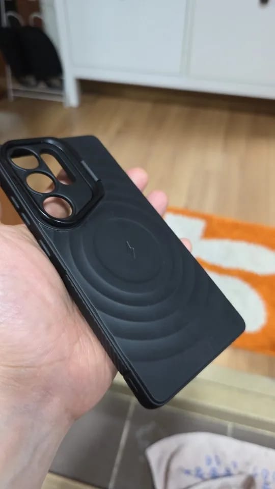 Customer photo review of LuxuryKase Shockproof Case with Ripple Pattern | Rugged Protective Cover & Wireless Charging Case for iPhone & Samsung Series
