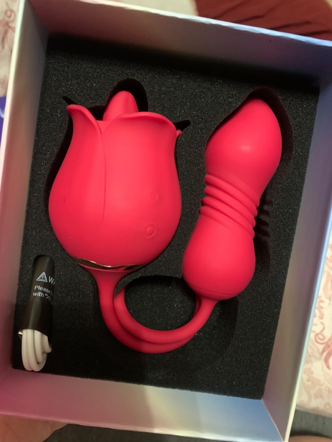 Customer photo review of רוז - פרח עם לשון רוטטת