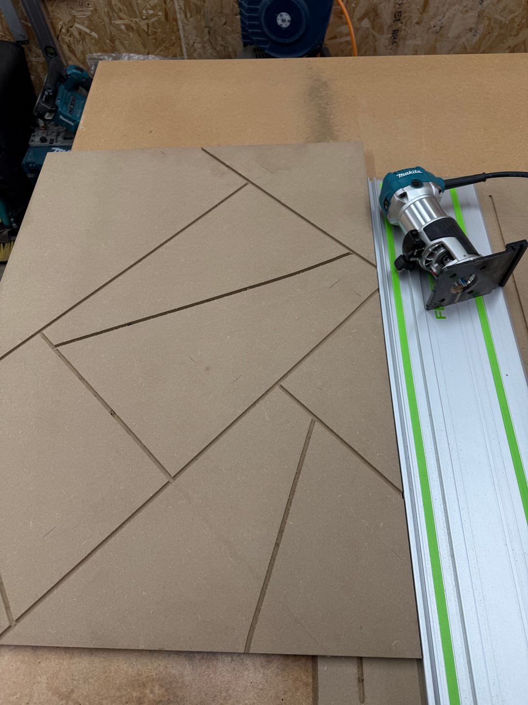 Customer photo review of Makita DRT50 RT0700C Trimmer Guide Rail Adaptor To Festool Guide Rail