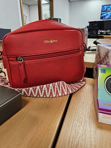 Liz E. review of Gigi Crossbody - Tomato image 1 out of 1