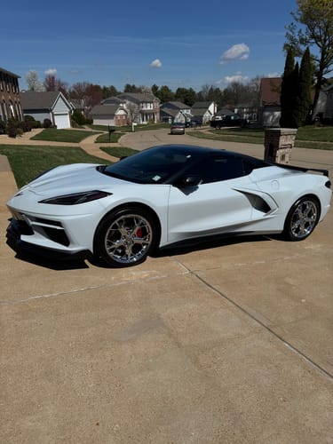 Claude U. review of Chevrolet Corvette C8 Z06 Conversion Side Skirts image 1 out of 3