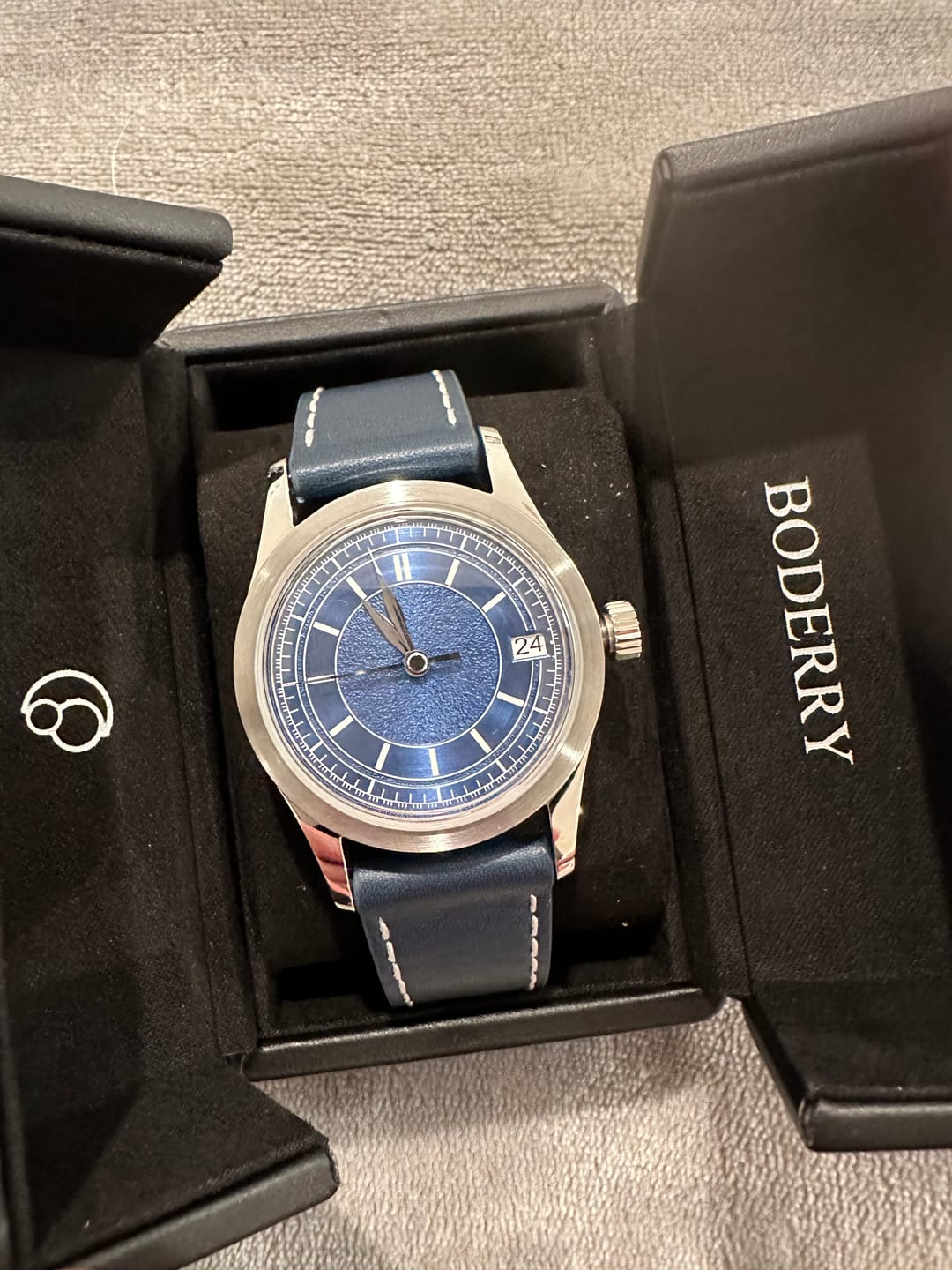Customer photo review of HOU - 100M Waterproof Vintage Automatic Watch | Blue