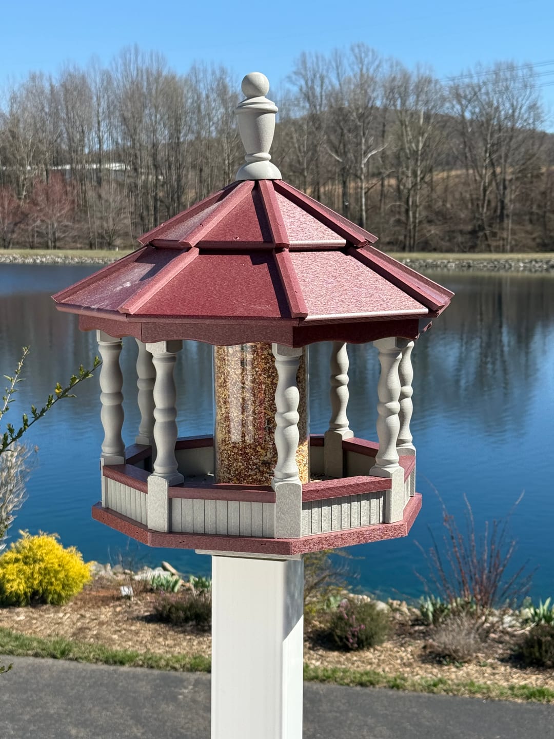 Customer photo review of Poly Large Post Mount Spindle Bird Feeder