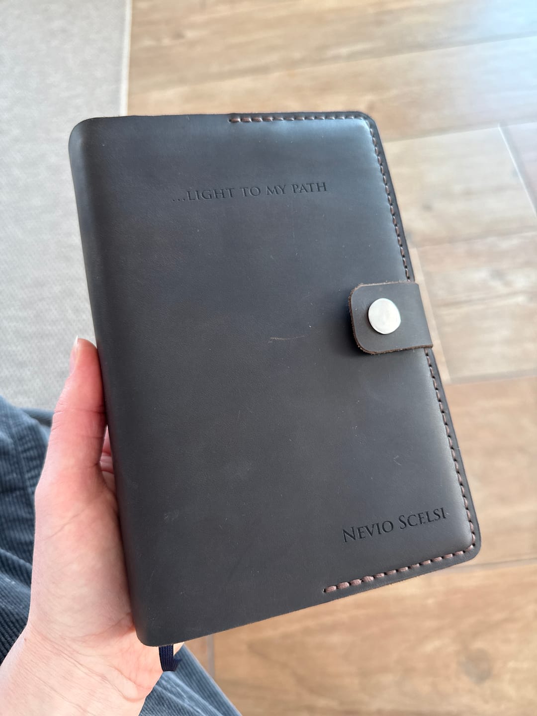 Customer photo review of Bibelhülle "Basic+" · echtes Leder · Individuelle Größen · handmade Bibelhülle nach Maß · optionale Gravur