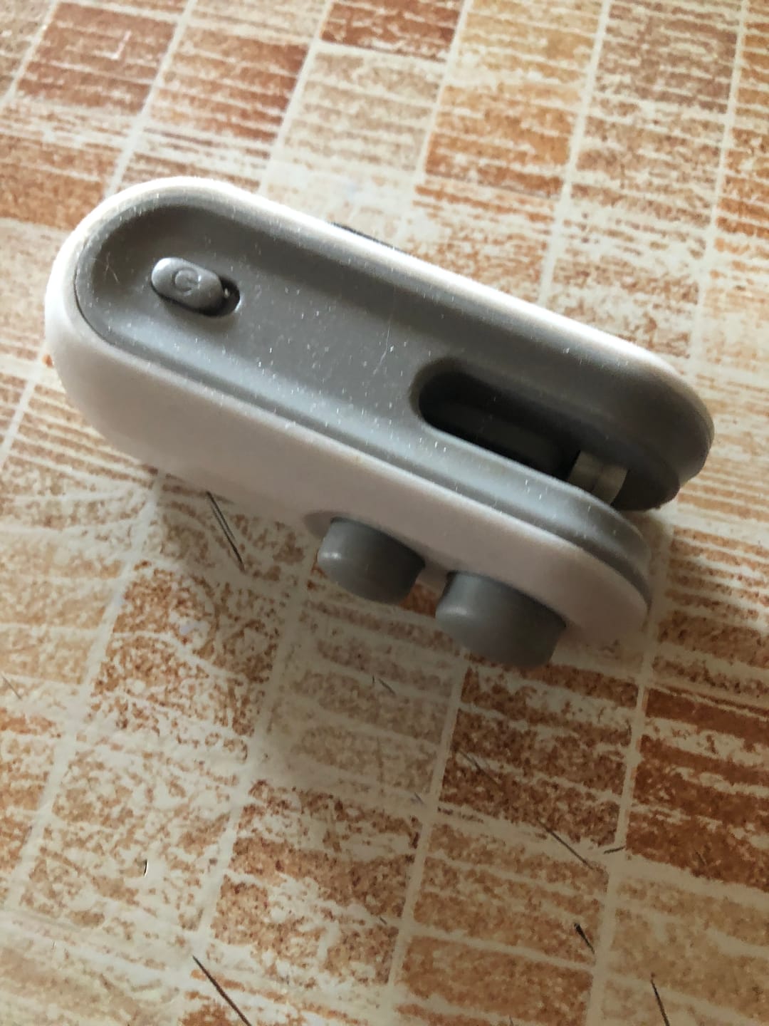 Customer photo review of (2 PEZZI) Mini Sigillatori Termici Portatile 2 in 1 (Sigilla e Taglia) Ricaricabile USB, Uso Domestico, Sigillatore Per Ogni Tipo Di Busta