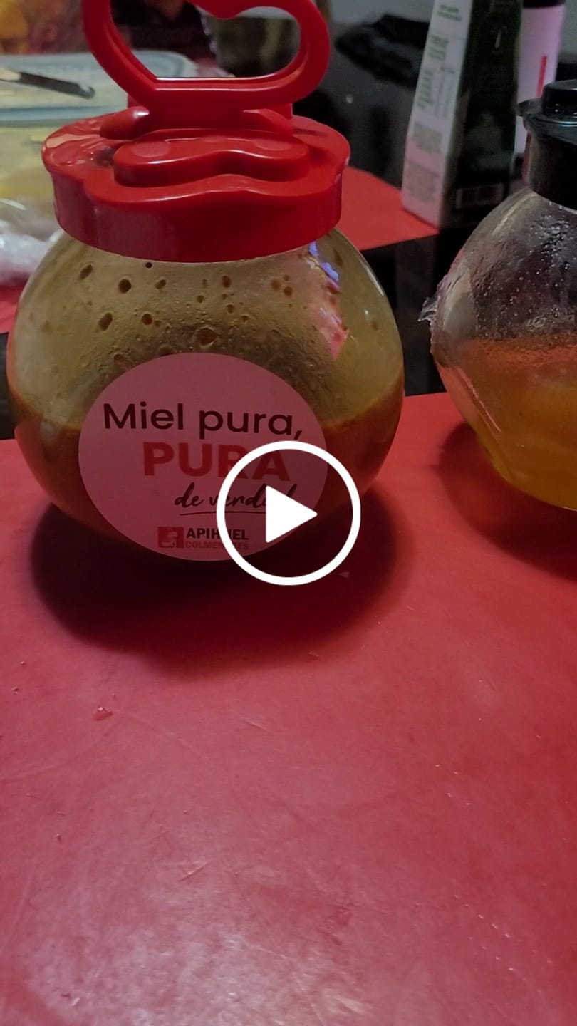 Customer video review of Propóleo Miel Cuchareable receta propia