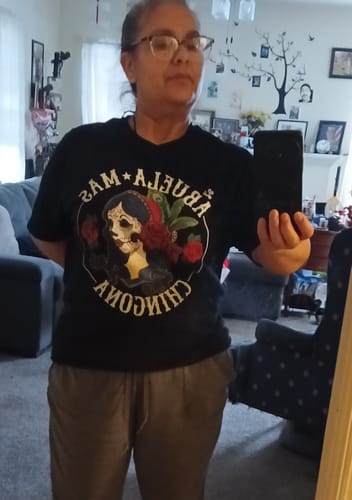 Customer photo review of La Abuela Mas Chingona Grandmother T-Shirt