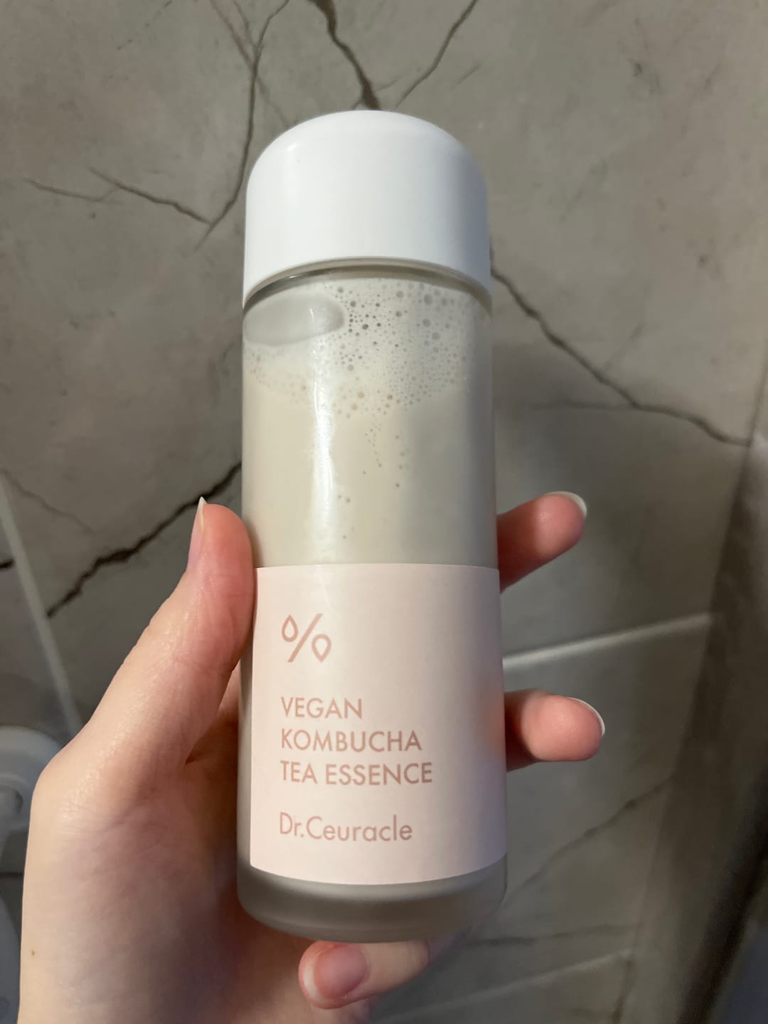 Customer photo review of Divu tekstūru vegāniskā esence ar kombuču Dr.Ceuracle Vegan Kombucha Tea Essence