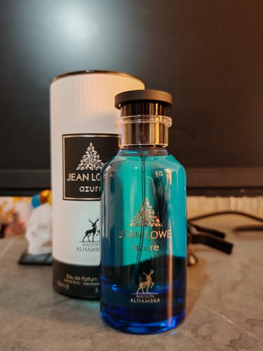 Reseña con foto de un cliente sobre Perfume Maison Alhambra Jean Lowe Azure 100ml EDP