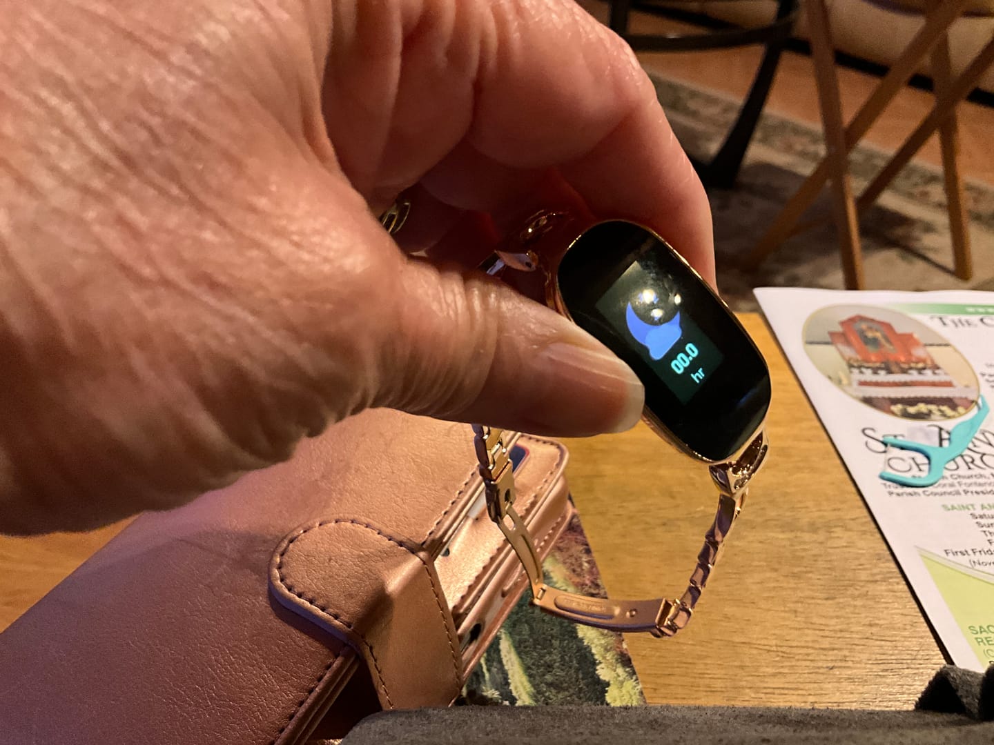 Customer photo review of Bearscome Blood Sugar Blood Pressure monitoring Luxury Diamond Design Fashion Smartwatch