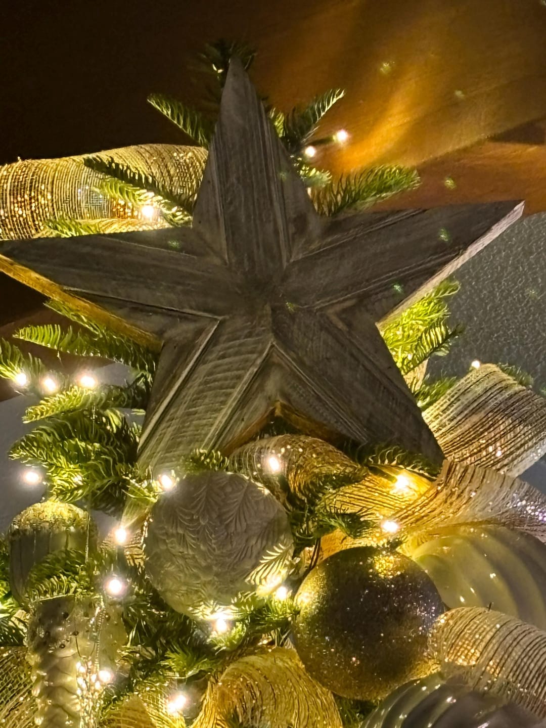 Customer photo review of Rustic Wooden Star With Weathered White Finish