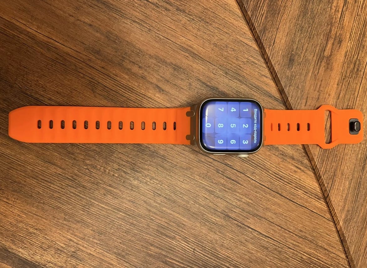 Customer photo review of Soft Silicone 2.0 Strap for Apple Watch