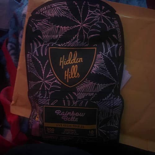 Customer photo review of Hidden Hills Live Resin Gummy Belts | 3000mg RAINBOW BELTS