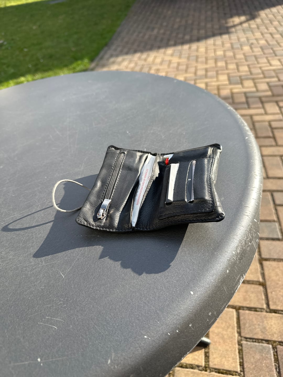 Customer photo review of Leder-Tabaktasche Sintra