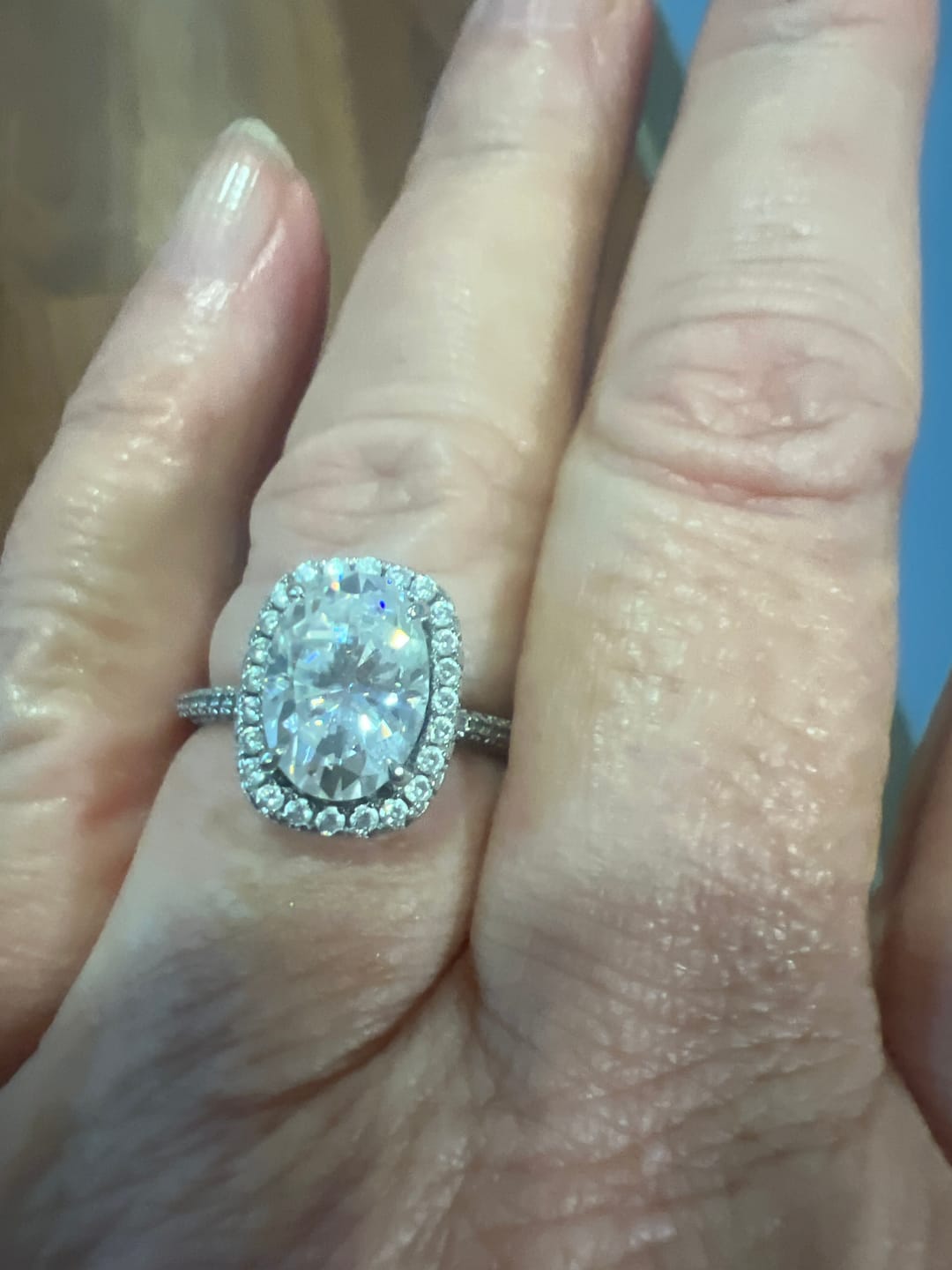 Customer photo review of Rodiffy Moissanite 2.5 Ct Halo Oval Cut Promise Ring For Women