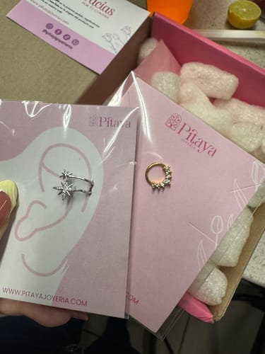 Customer photo review of Piercing Daith Queen Titanio