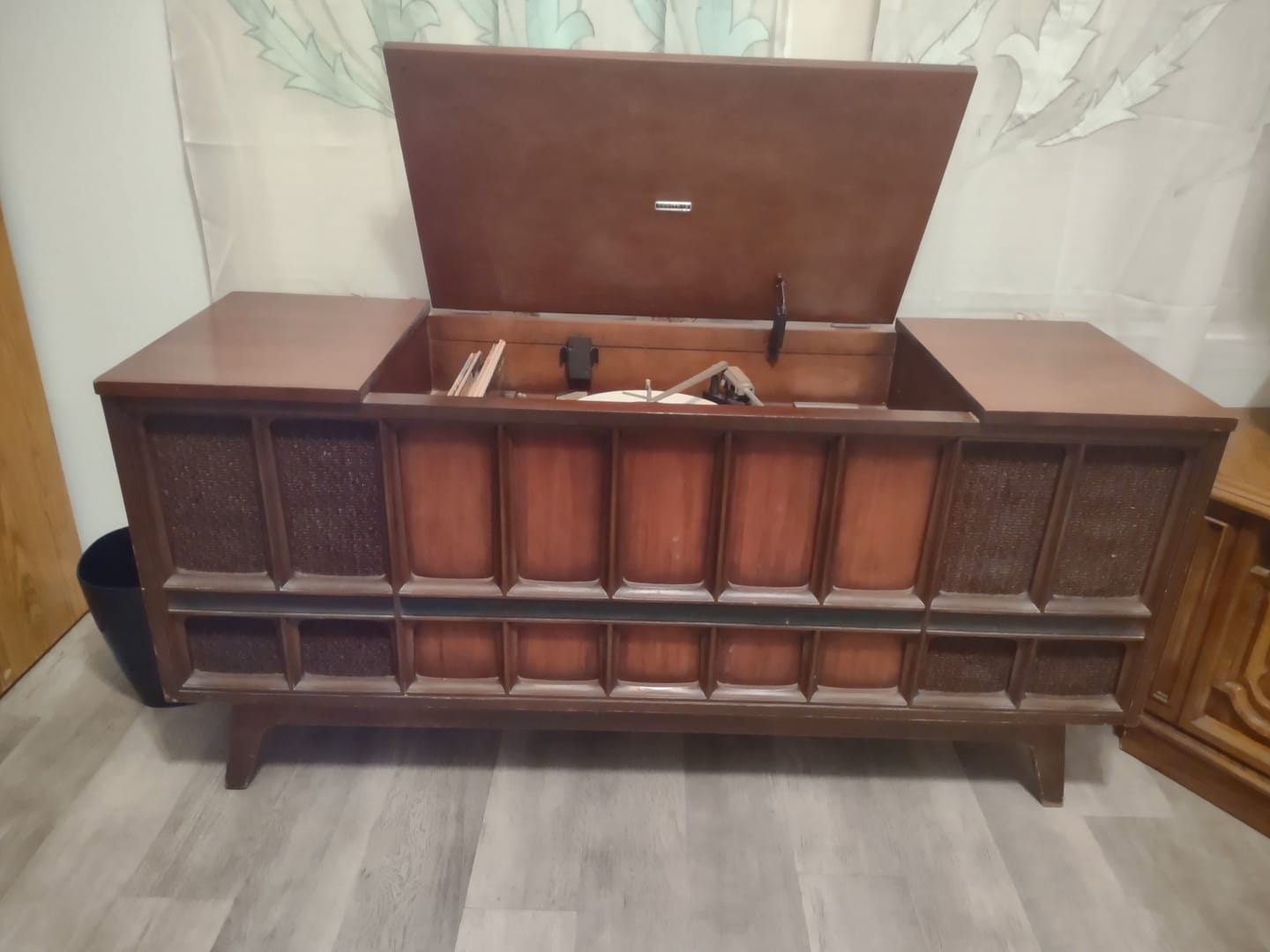 Customer photo review of Classic Radio Speaker Cloth - Timeless Elegance & Quality