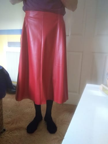 Customer photo review of Stylish Red Sashes Solid High Waist Faux Leather Skirts Winter