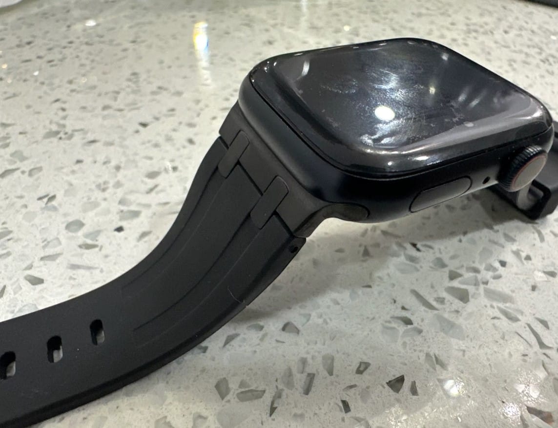 Customer photo review of Ultra Butterfly Clasp Silicone Strap for Apple Watch