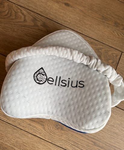 Avis photo d'un client sur Coussin Orthopédique Genoux Cellsius - Le secret d'un sommeil sans douleur