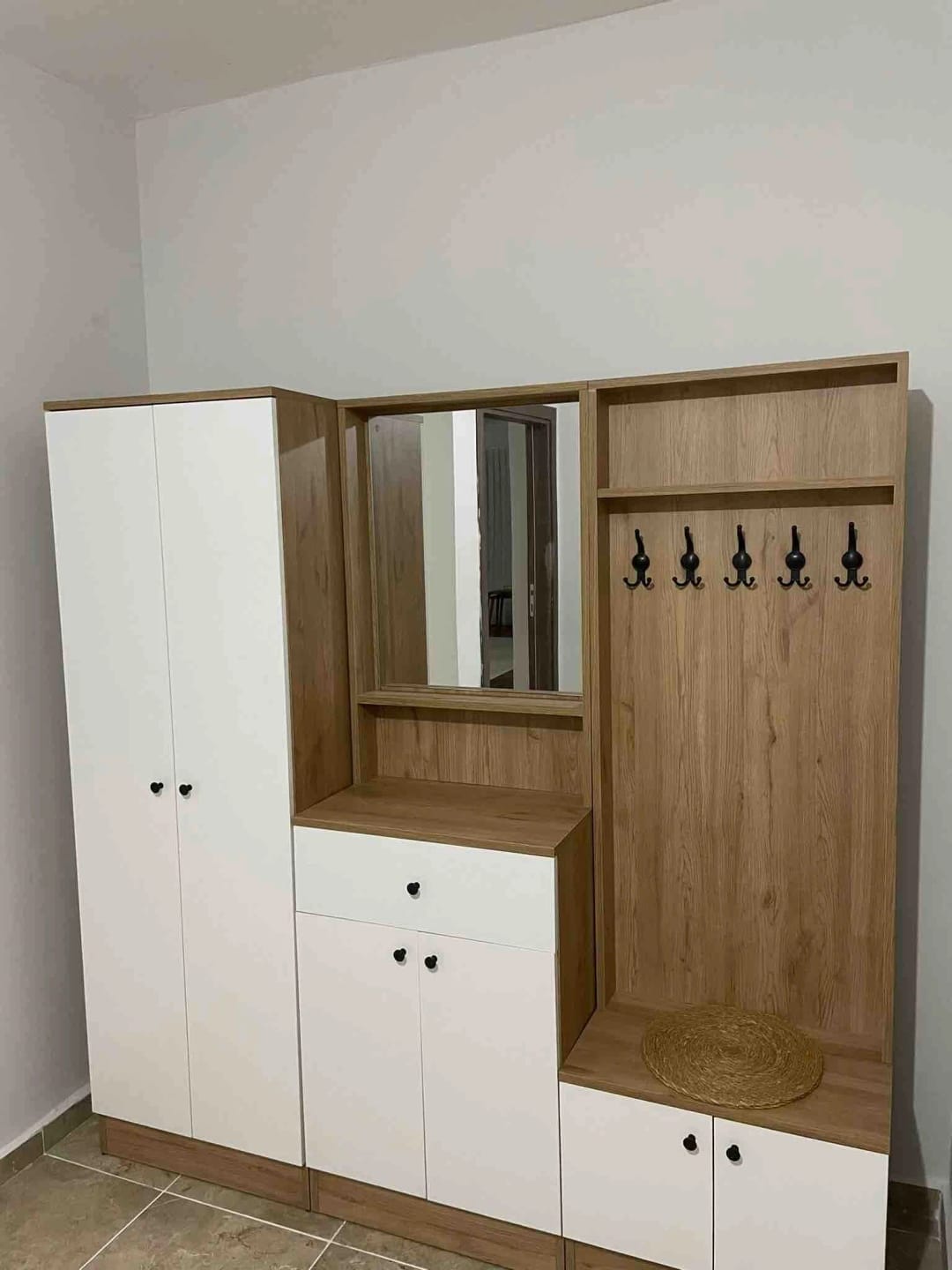 Customer photo review of Rani P6 Modern Çekmeceli Aynalı Askılı Portmanto Ayakkabılık Vestiyer Sepet Ceviz - Beyaz M3